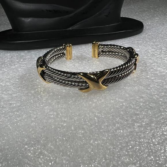 Silver Gold Tone Twisted Metal Bracelet Cuff Deadstock New in pack - Picture 4 of 16